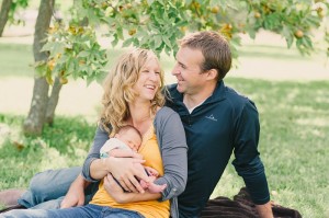 wisconsin lifestyle newborn photographer in home portraits